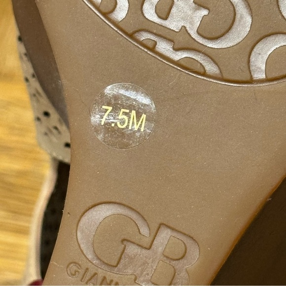 Gianni Bini Soo-Good DK Siera Tan Leather Wedges Size 7.5 Women - Picture 9 of 9